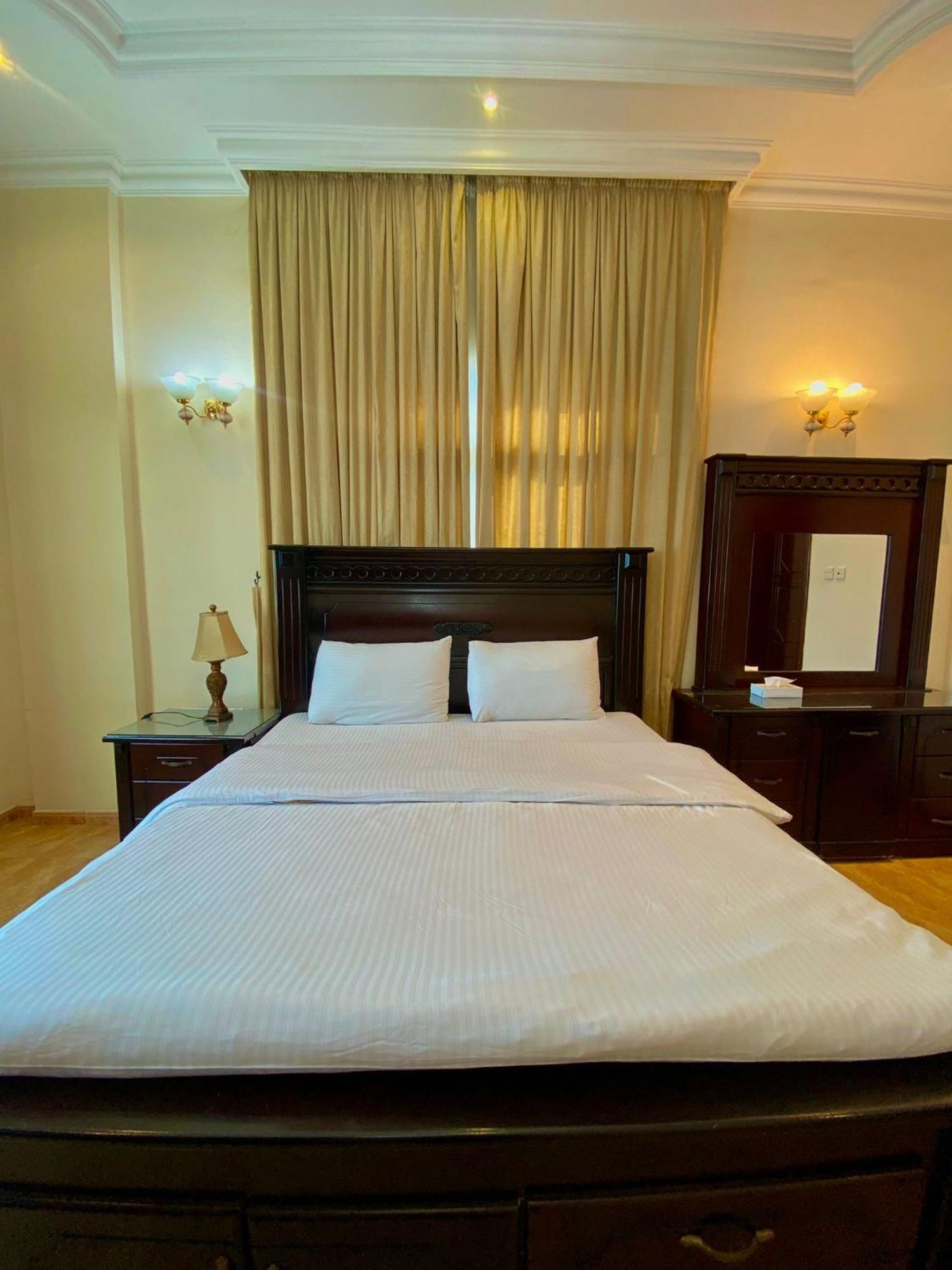 Ferienwohnung Al Misrea Tower Manama Exterior foto