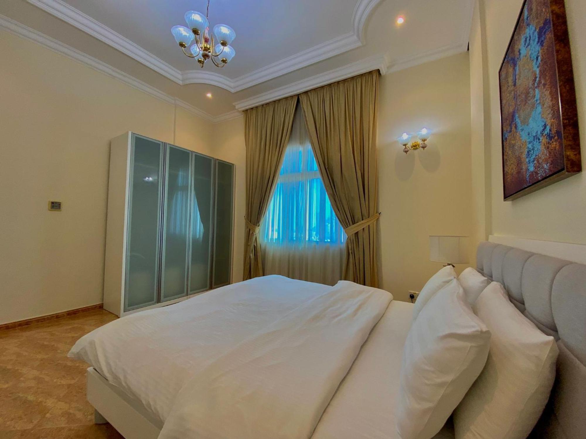 Ferienwohnung Al Misrea Tower Manama Exterior foto
